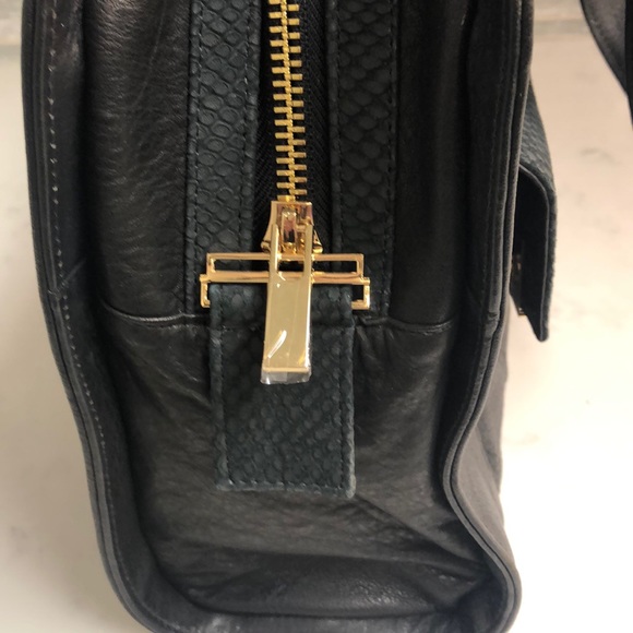 New Alexandra Satine 2 in one Handbag Blk Leather - Picture 3 of 8